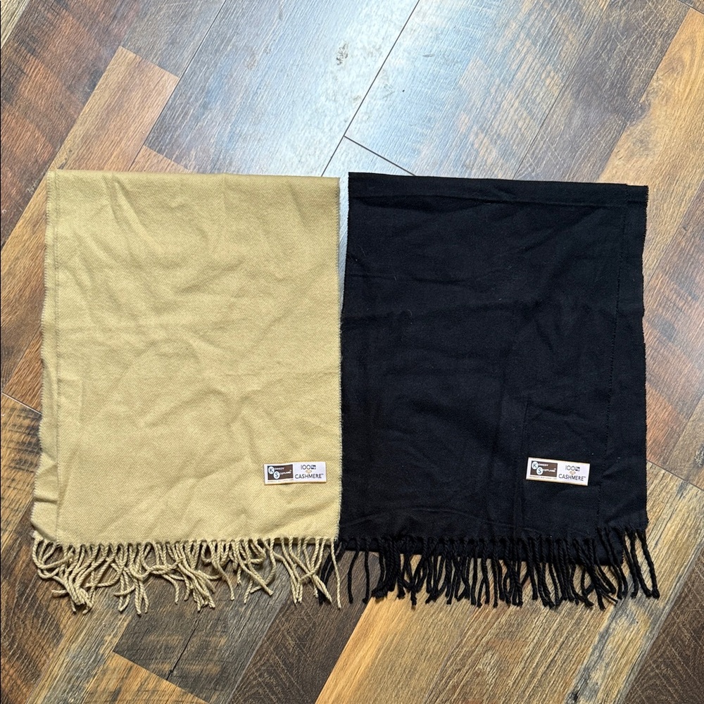Elegant Black and Tan Scarves Set